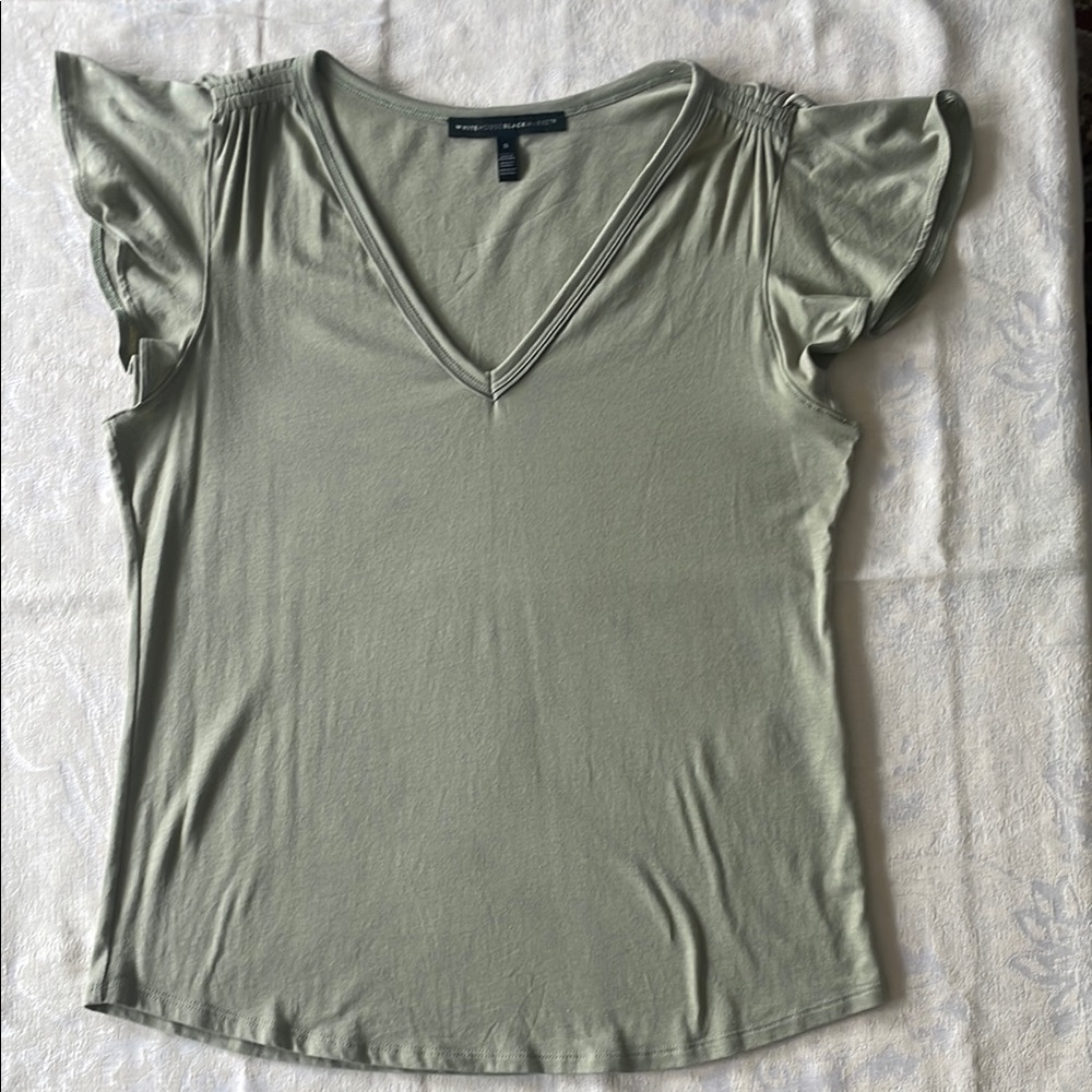 White House Black Market | Green Ruffled Cap Sleeve Blouse